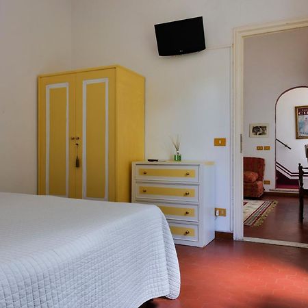 Hotel Club I Pini - Residenza D'Epoca In Versilia Λίντο ντι Καμαϊόρε Εξωτερικό φωτογραφία