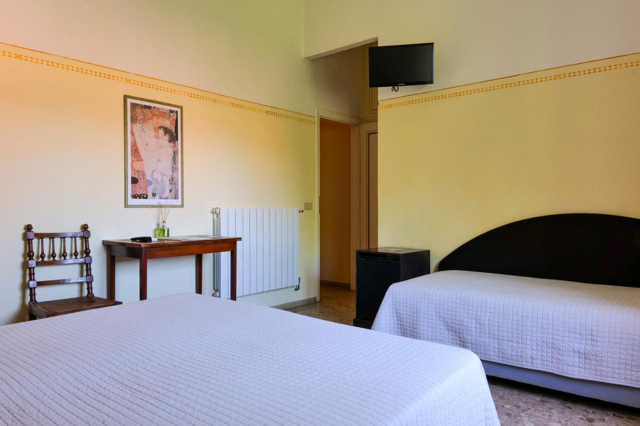 Hotel Club I Pini - Residenza D'Epoca In Versilia Λίντο ντι Καμαϊόρε Εξωτερικό φωτογραφία