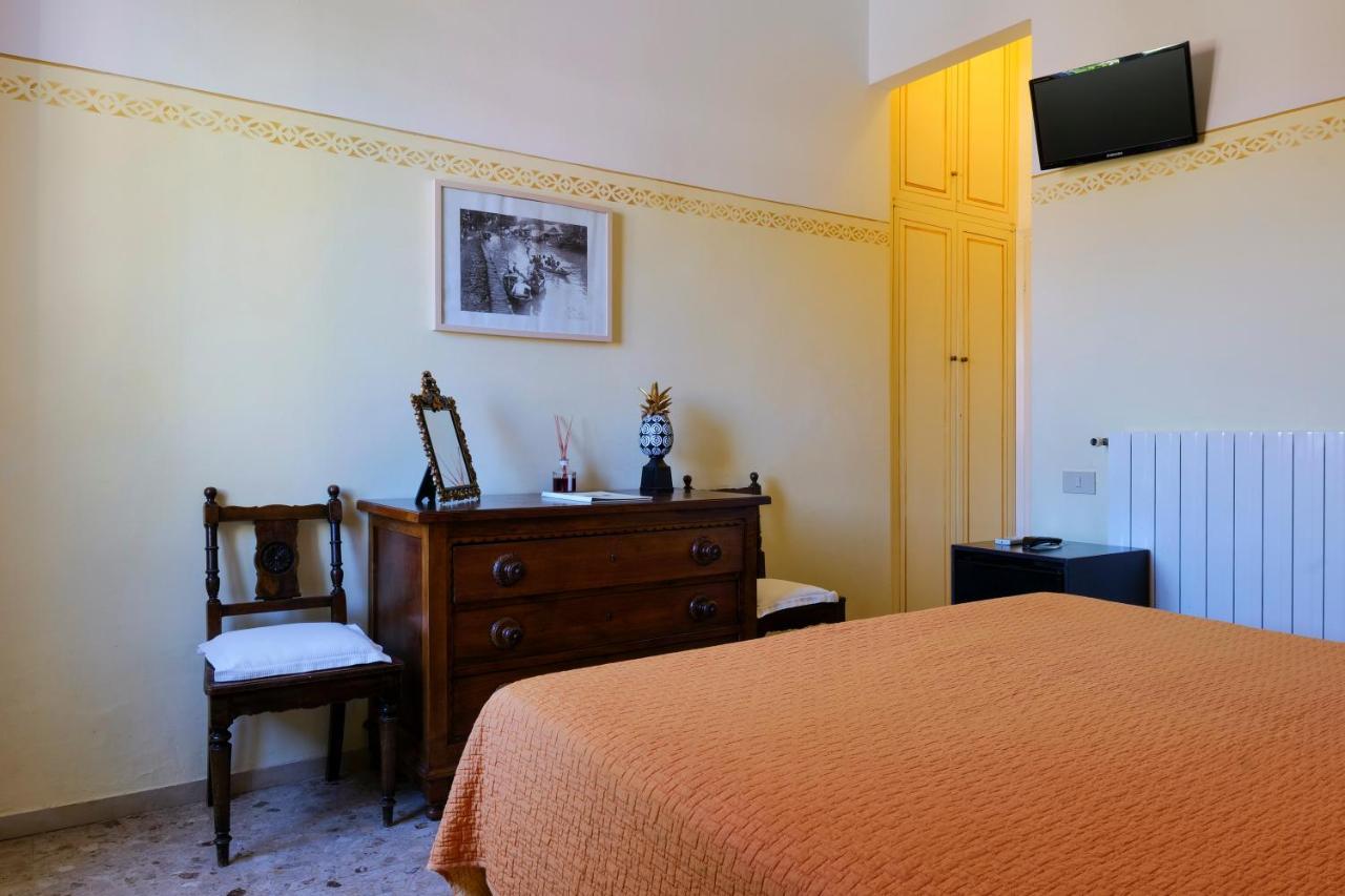 Hotel Club I Pini - Residenza D'Epoca In Versilia Λίντο ντι Καμαϊόρε Εξωτερικό φωτογραφία