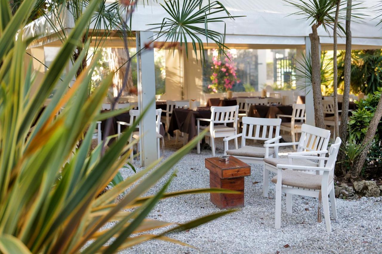 Hotel Club I Pini - Residenza D'Epoca In Versilia Λίντο ντι Καμαϊόρε Εξωτερικό φωτογραφία