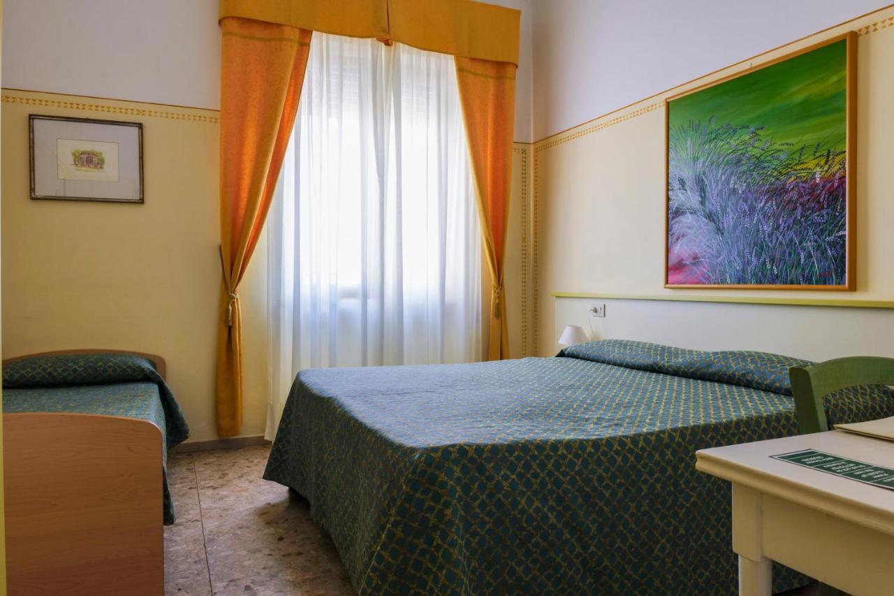 Hotel Club I Pini - Residenza D'Epoca In Versilia Λίντο ντι Καμαϊόρε Εξωτερικό φωτογραφία