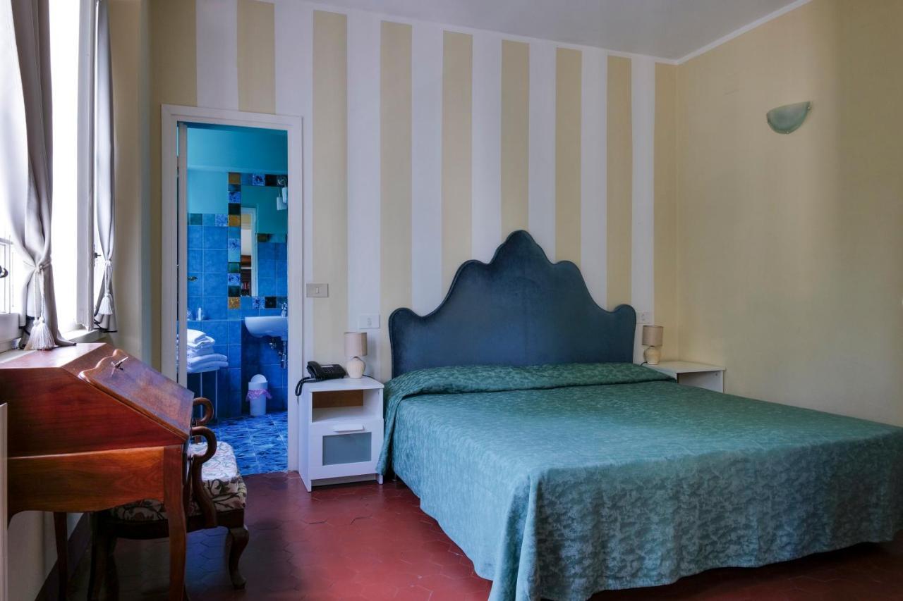 Hotel Club I Pini - Residenza D'Epoca In Versilia Λίντο ντι Καμαϊόρε Εξωτερικό φωτογραφία