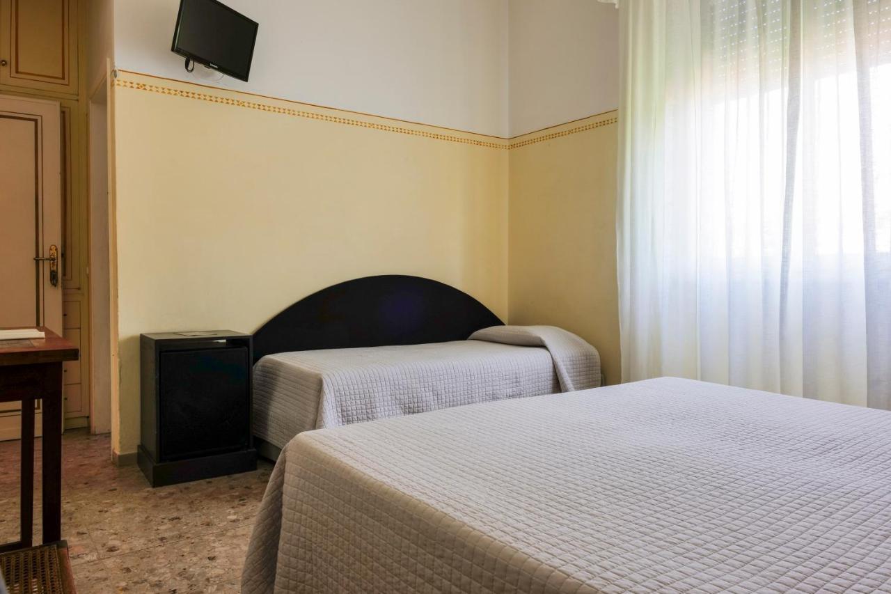 Hotel Club I Pini - Residenza D'Epoca In Versilia Λίντο ντι Καμαϊόρε Εξωτερικό φωτογραφία