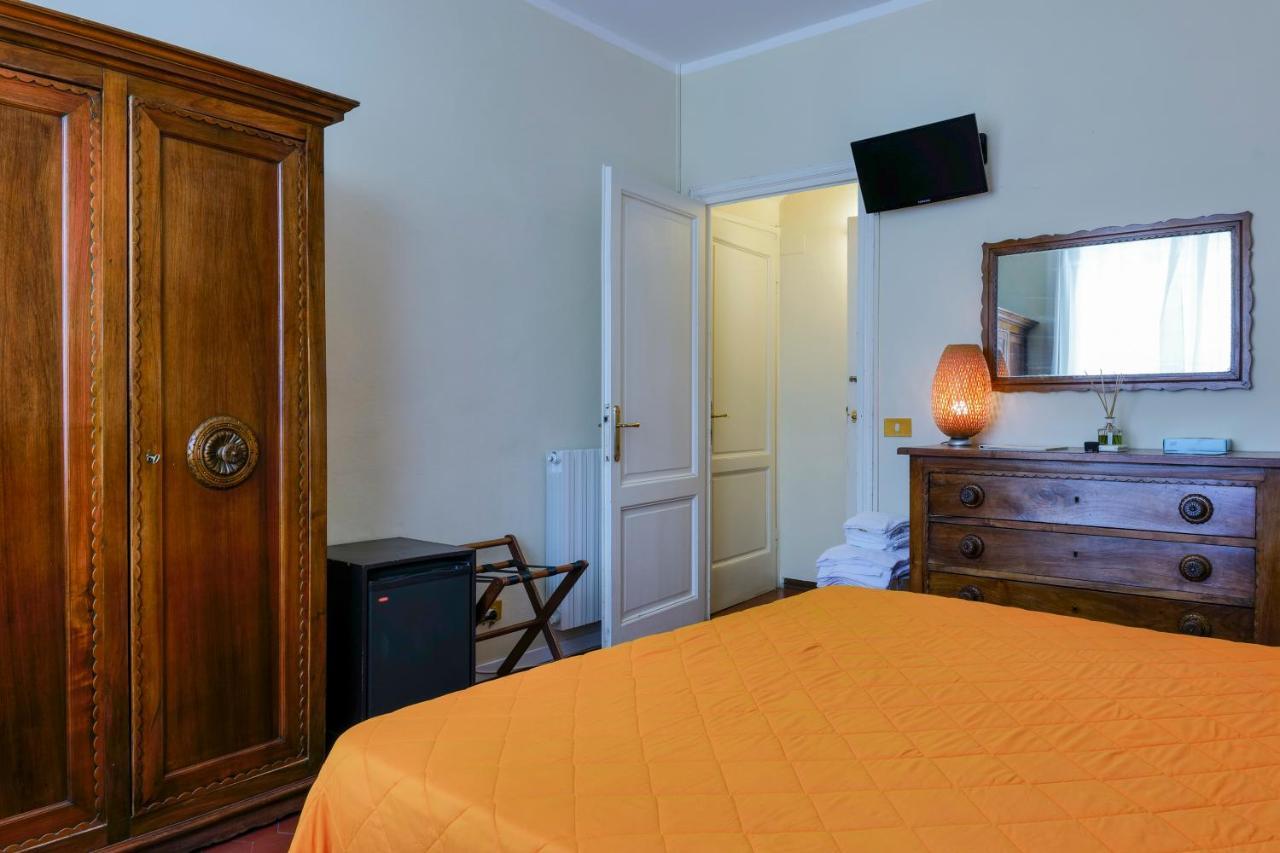 Hotel Club I Pini - Residenza D'Epoca In Versilia Λίντο ντι Καμαϊόρε Εξωτερικό φωτογραφία