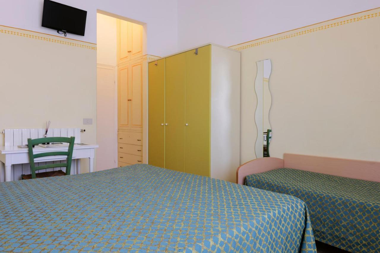 Hotel Club I Pini - Residenza D'Epoca In Versilia Λίντο ντι Καμαϊόρε Εξωτερικό φωτογραφία