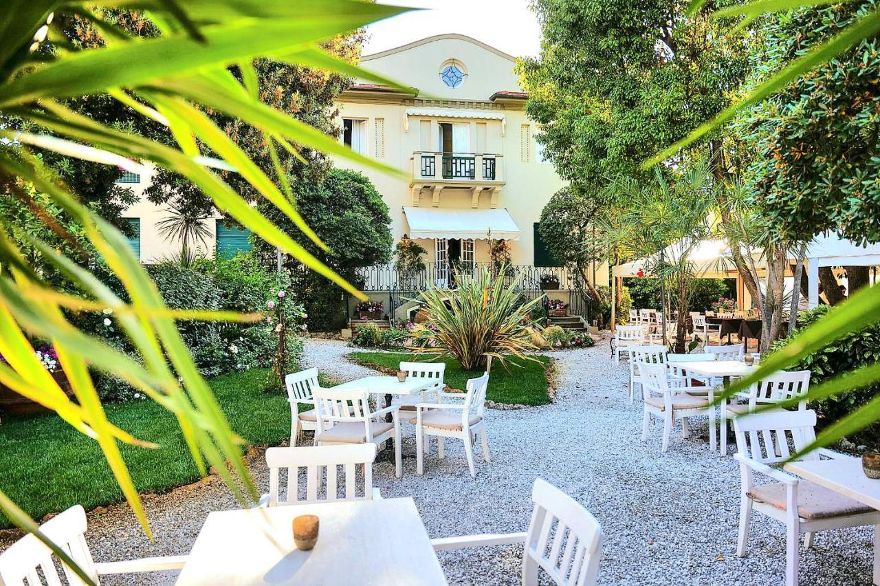 Hotel Club I Pini - Residenza D'Epoca In Versilia Λίντο ντι Καμαϊόρε Εξωτερικό φωτογραφία