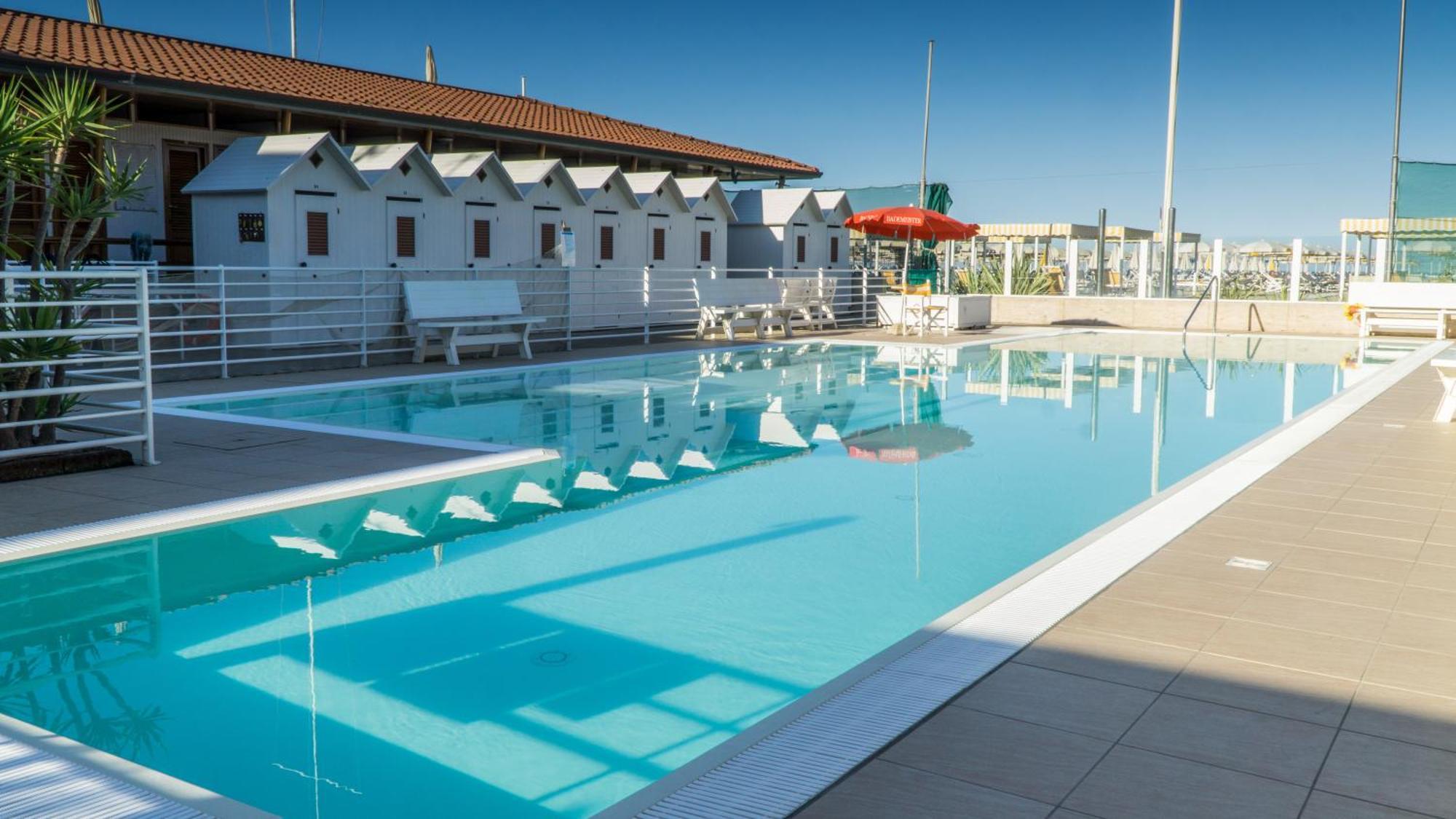 Hotel Club I Pini - Residenza D'Epoca In Versilia Λίντο ντι Καμαϊόρε Εξωτερικό φωτογραφία